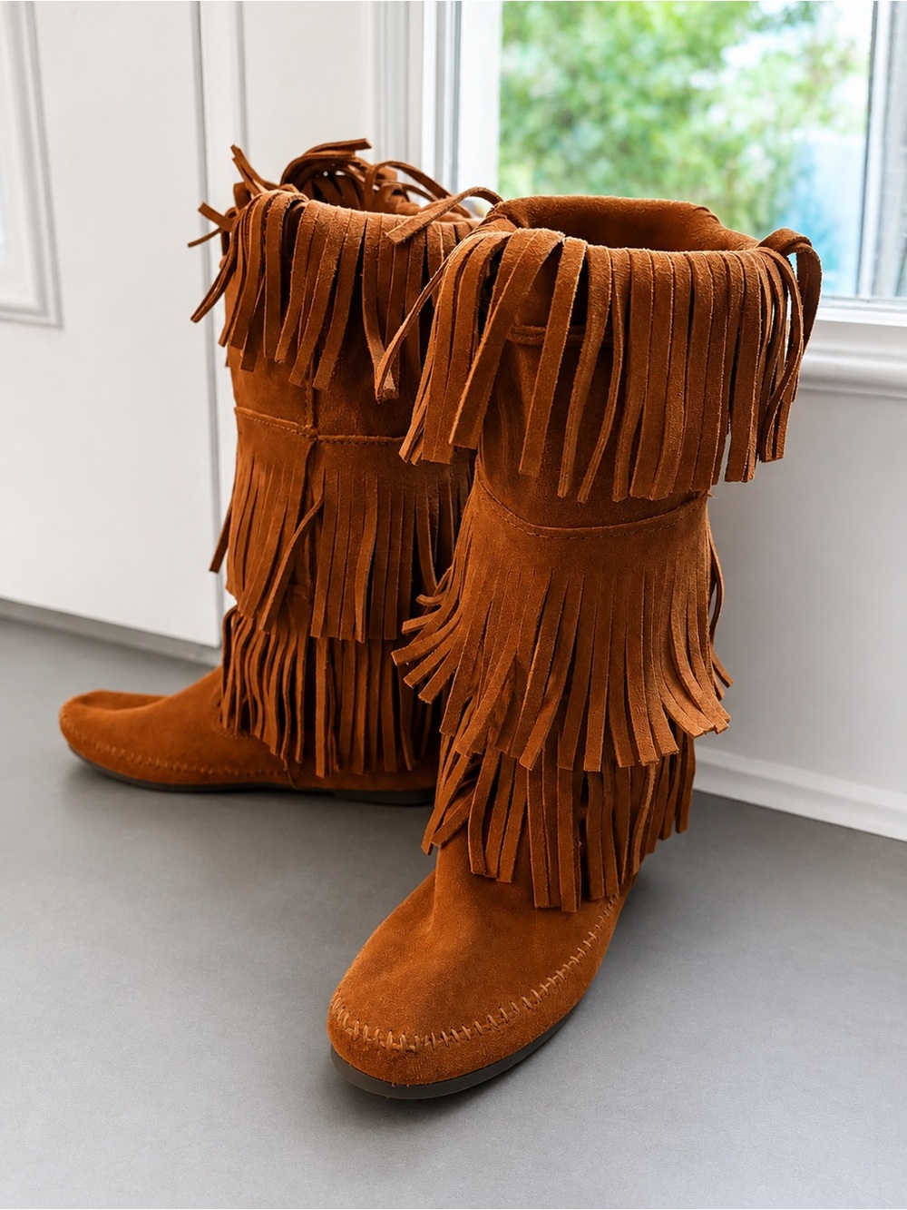 Title: Minnetonka Fringe Suede Boots Size 8 Boho Western Festival Brown